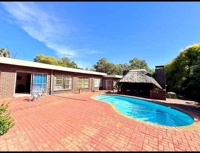 3 BEDROOM HOUSE FOR SALE IN FLORA GARDENS